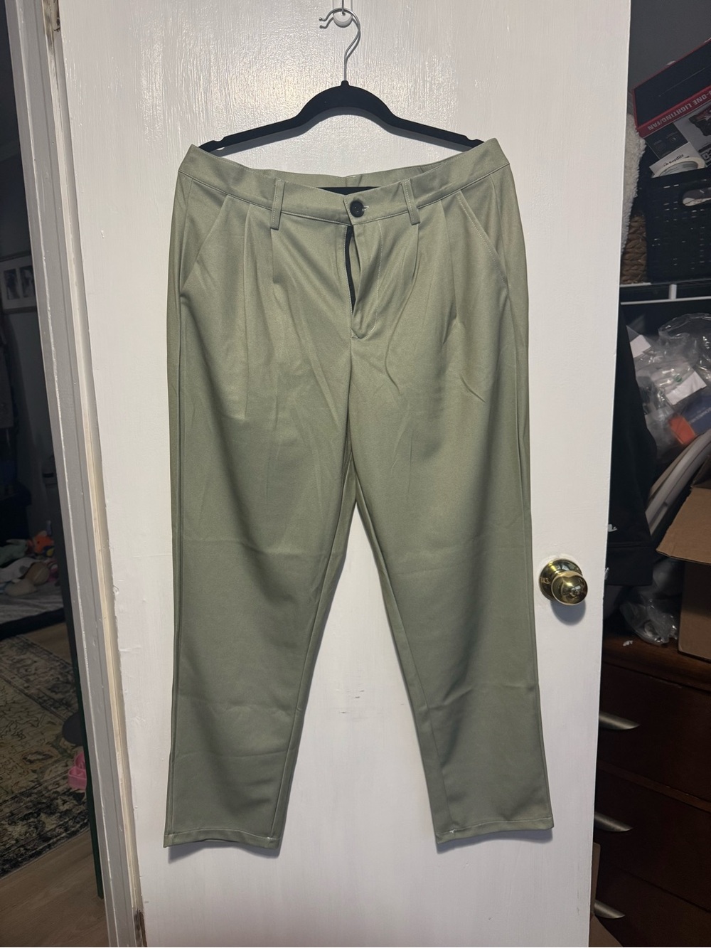 Men's Tailored Pleat-Front Pants in Olive Green